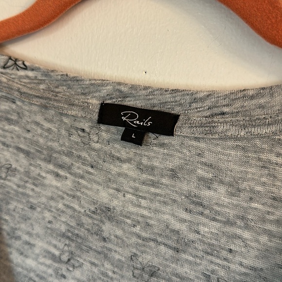 Rails Cara Tee Butterflies in Heather Grey size Large - Picture 3 of 6